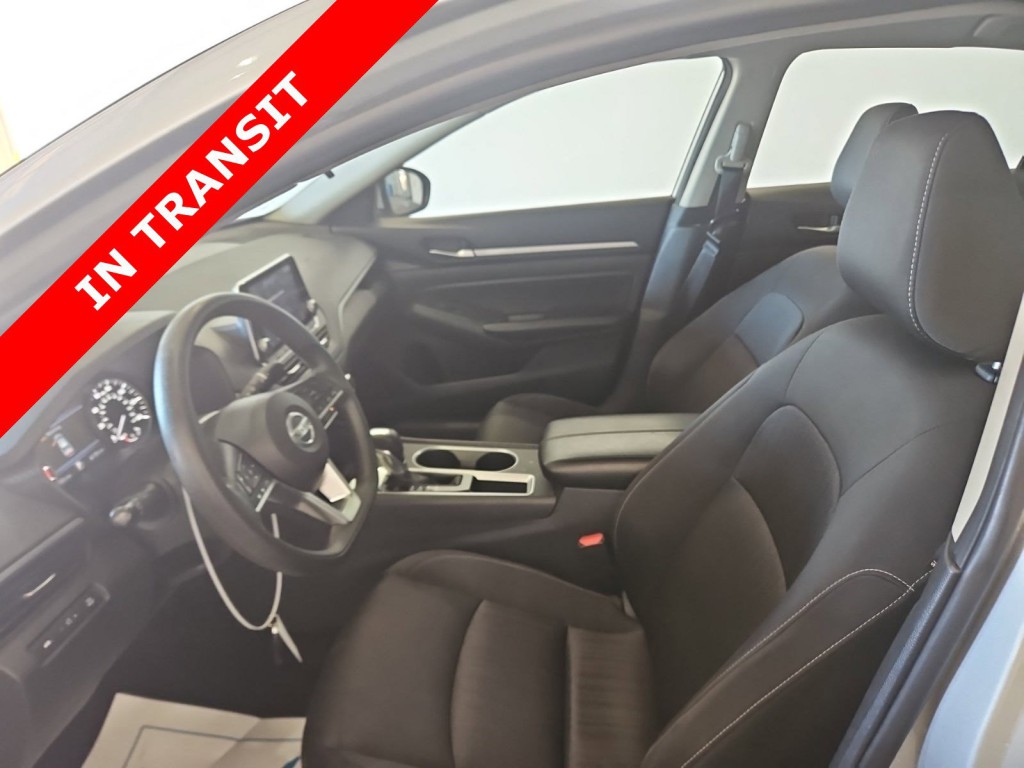 2022 Nissan Altima Image 8