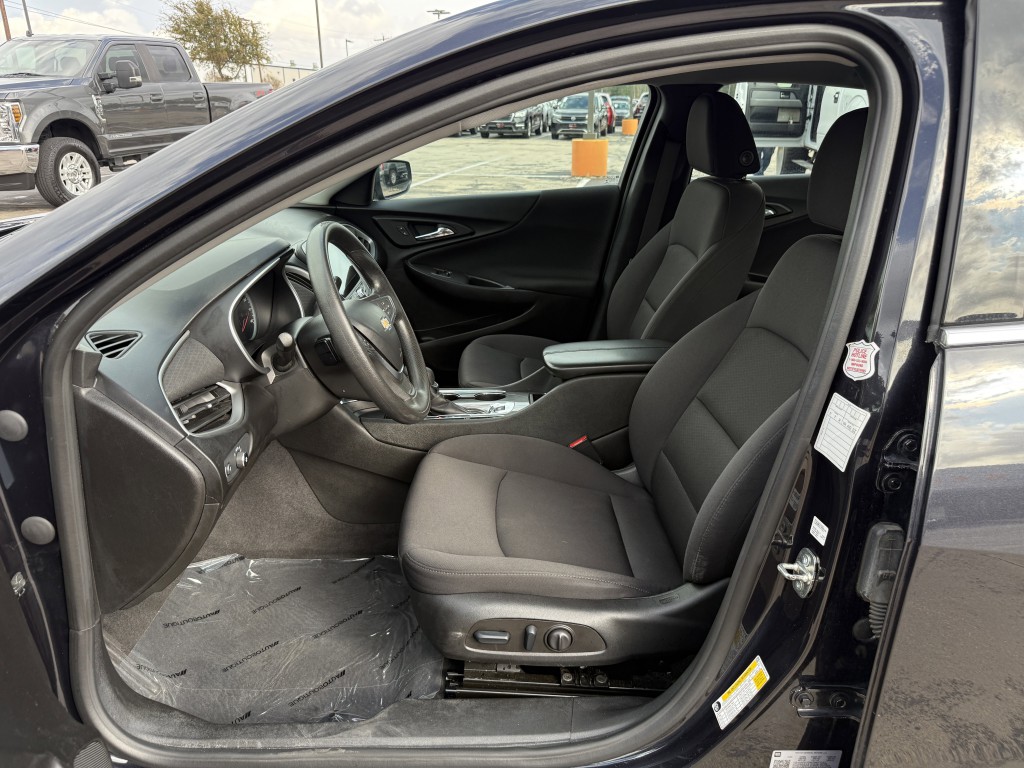 2023 Chevrolet Malibu Image 24
