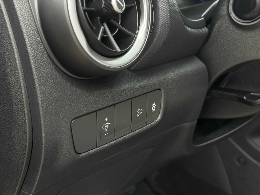 2023 Hyundai Kona Image 24