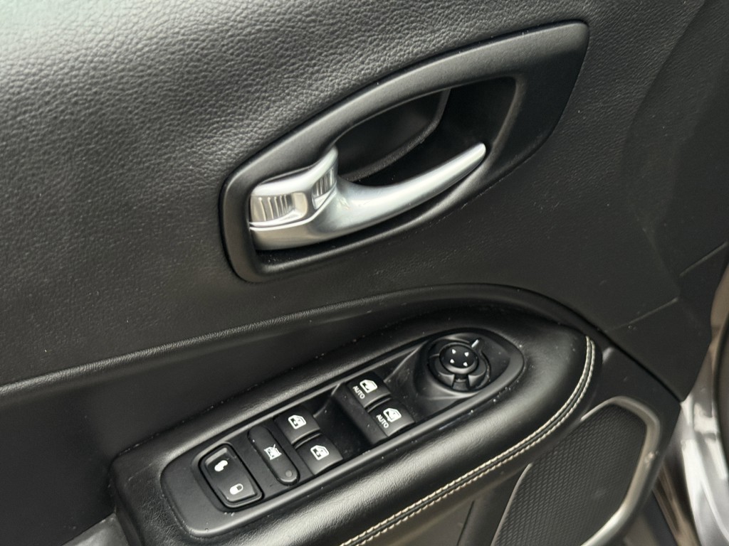 2021 Jeep Compass Image 26