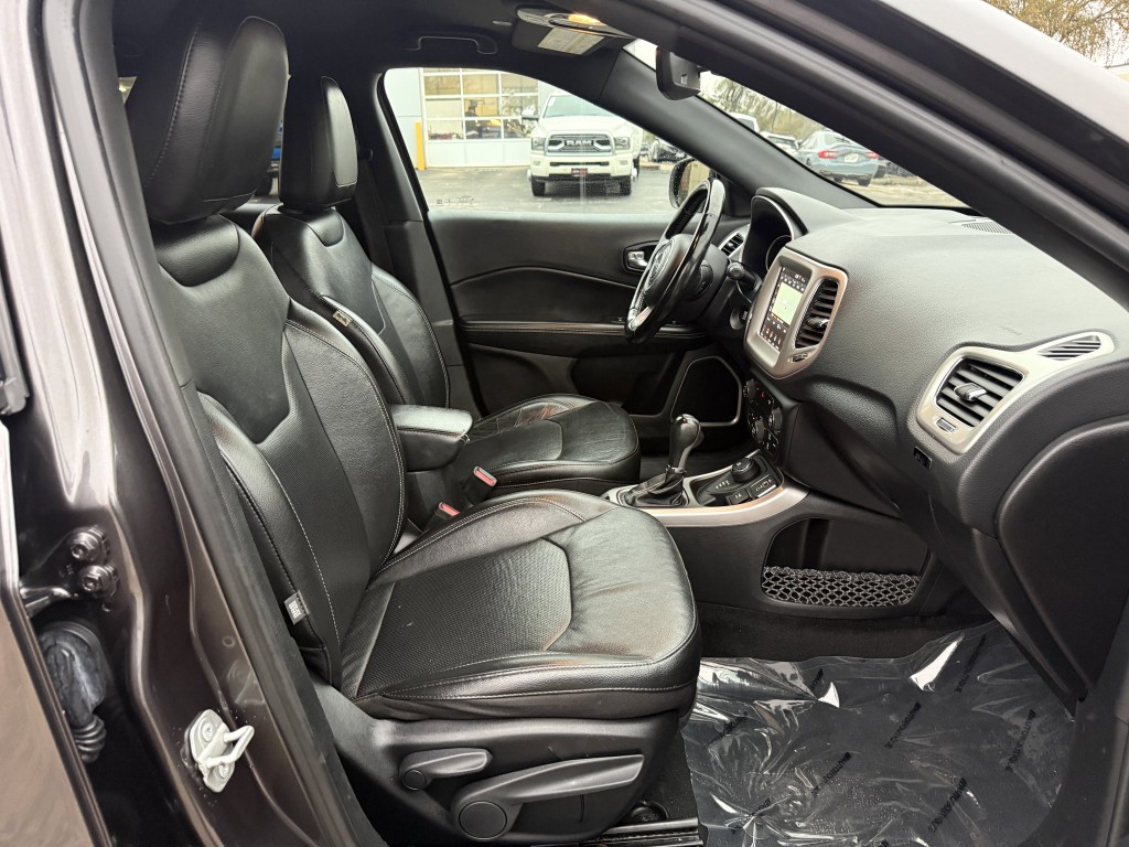 2021 Jeep Compass Image 30