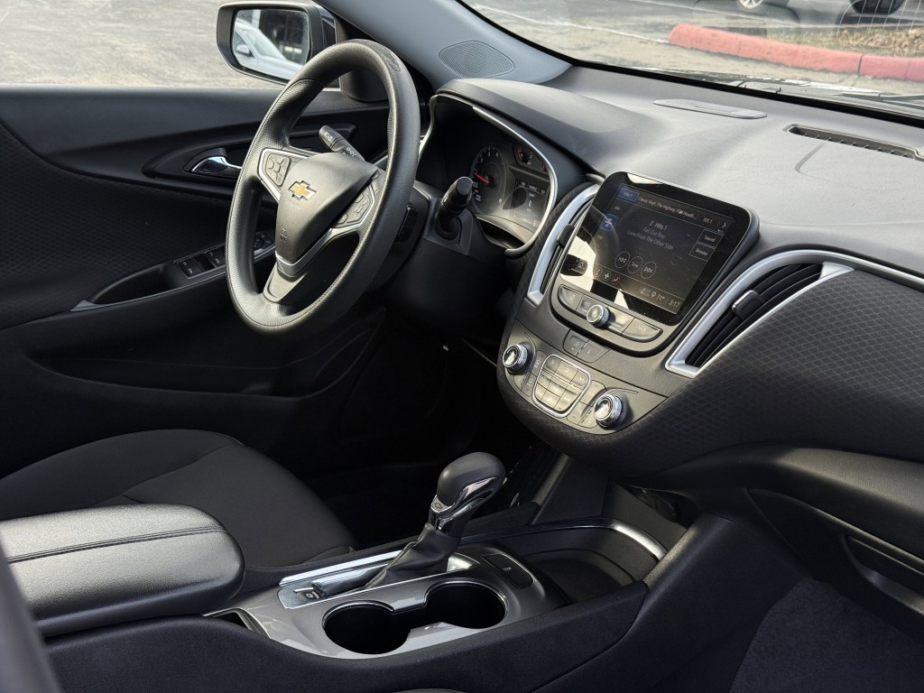 2023 Chevrolet Malibu Image 13