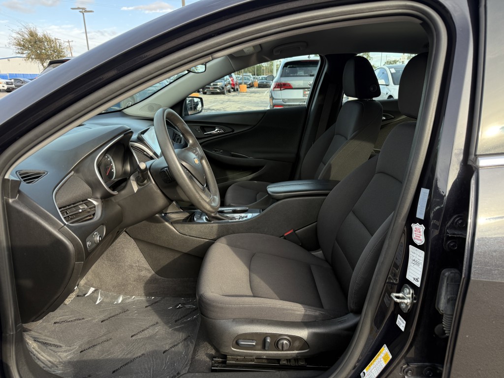 2023 Chevrolet Malibu Image 24