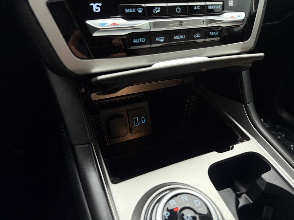 2020 Ford Explorer Image 21