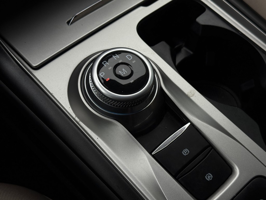 2020 Ford Explorer Image 24