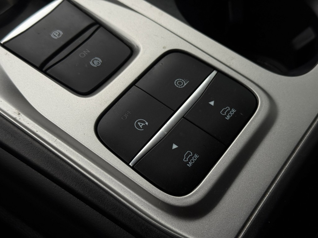 2020 Ford Explorer Image 25