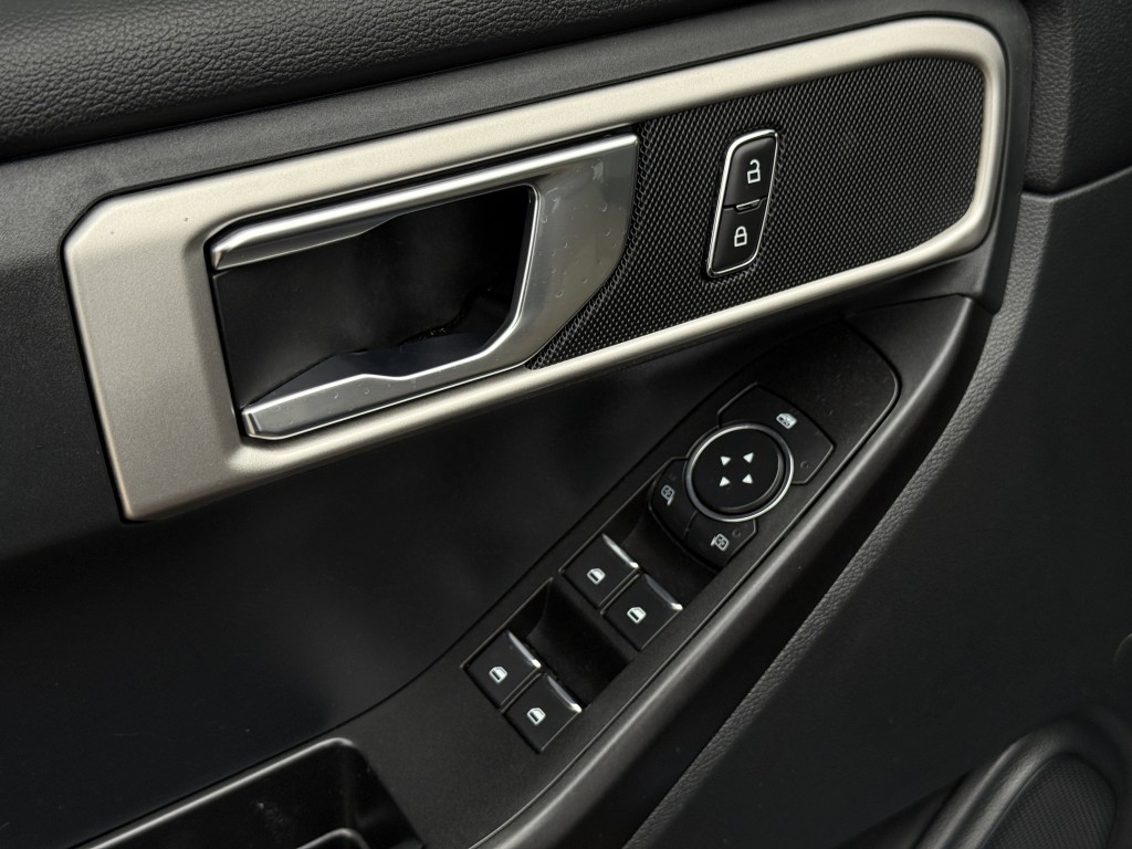 2020 Ford Explorer Image 27