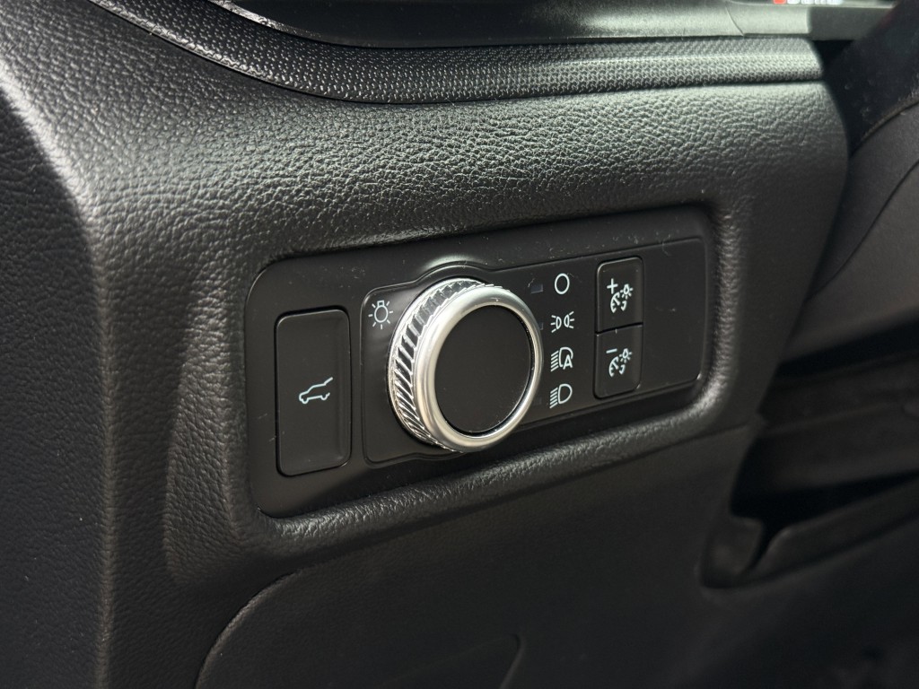 2020 Ford Explorer Image 28