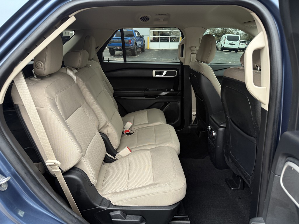 2020 Ford Explorer Image 32