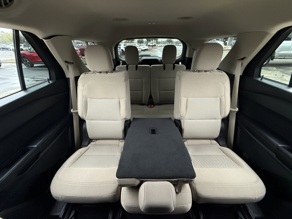 2020 Ford Explorer Image 36