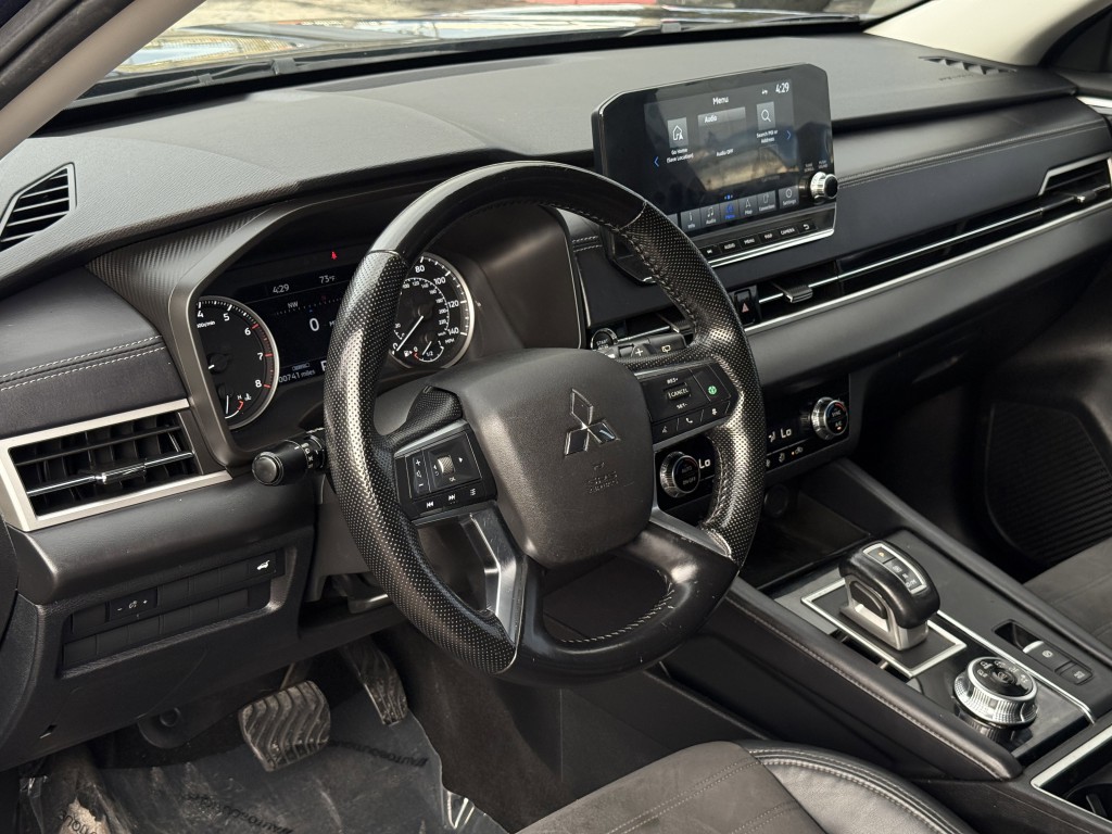 2023 Mitsubishi Outlander Image 14