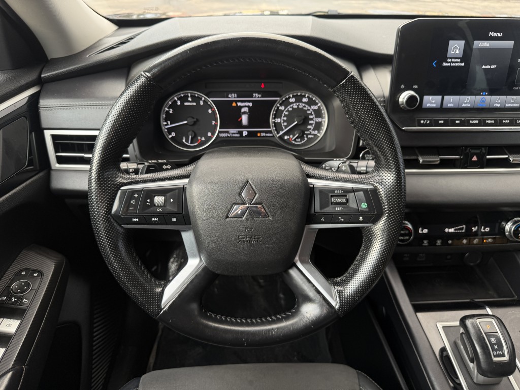 2023 Mitsubishi Outlander Image 17