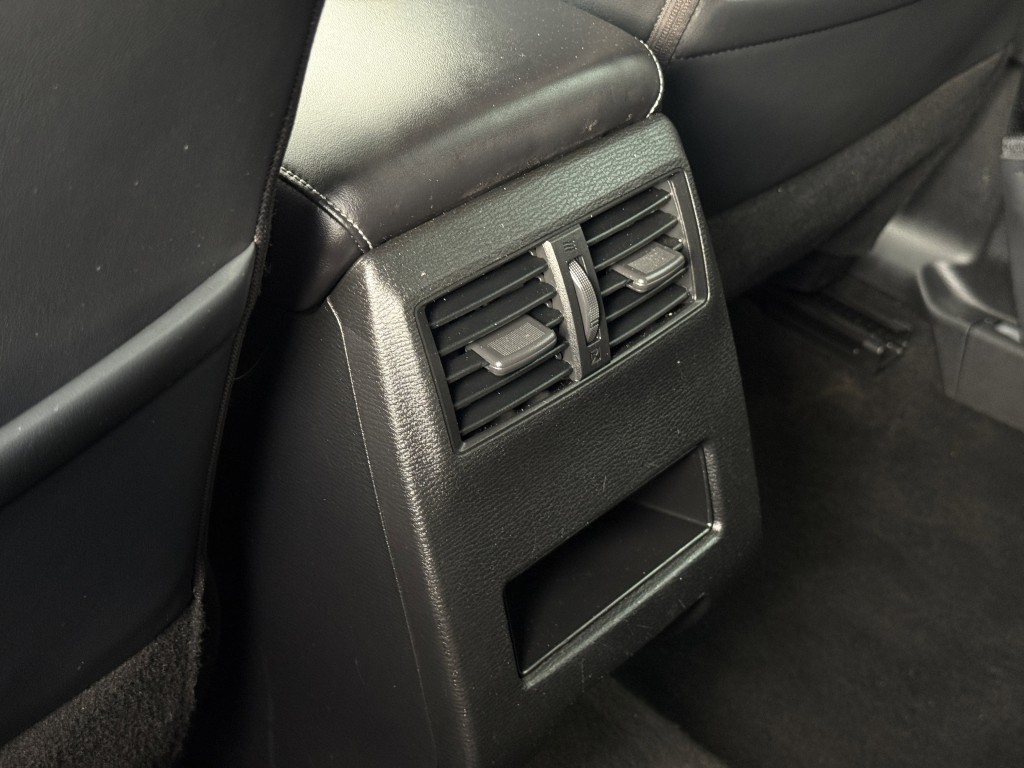 2023 Mitsubishi Outlander Image 30