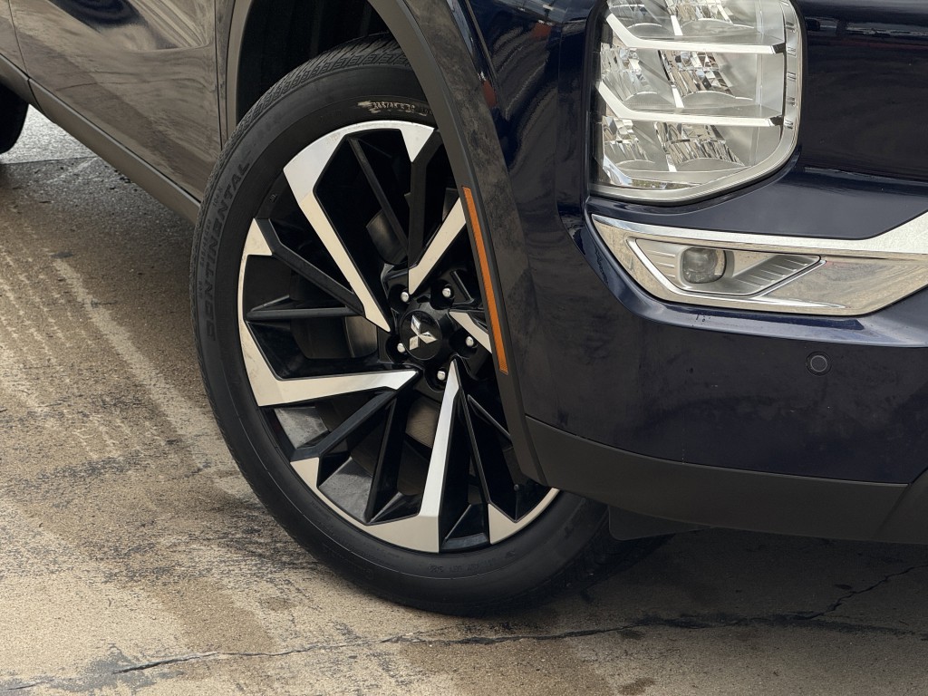 2023 Mitsubishi Outlander Image 12