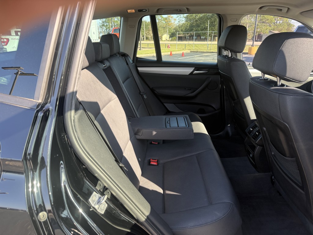 2017 BMW X3 Image 30