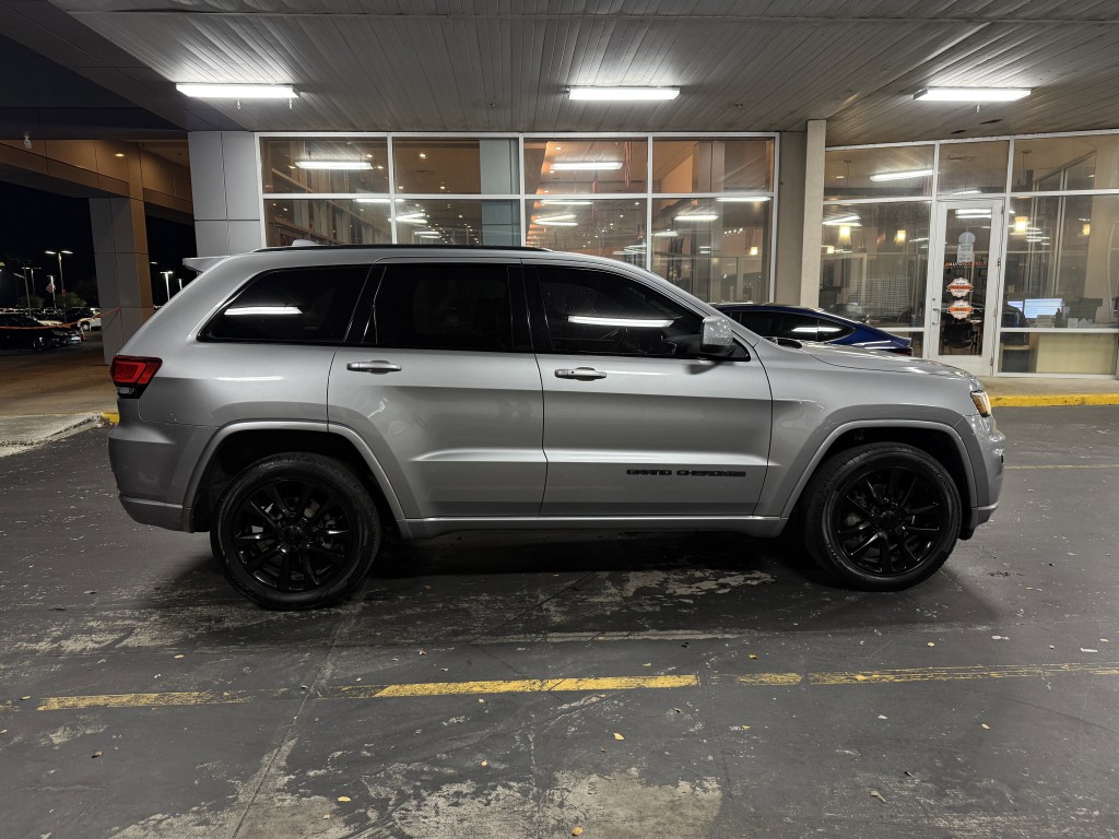 2018 Jeep Grand Cherokee Image 11