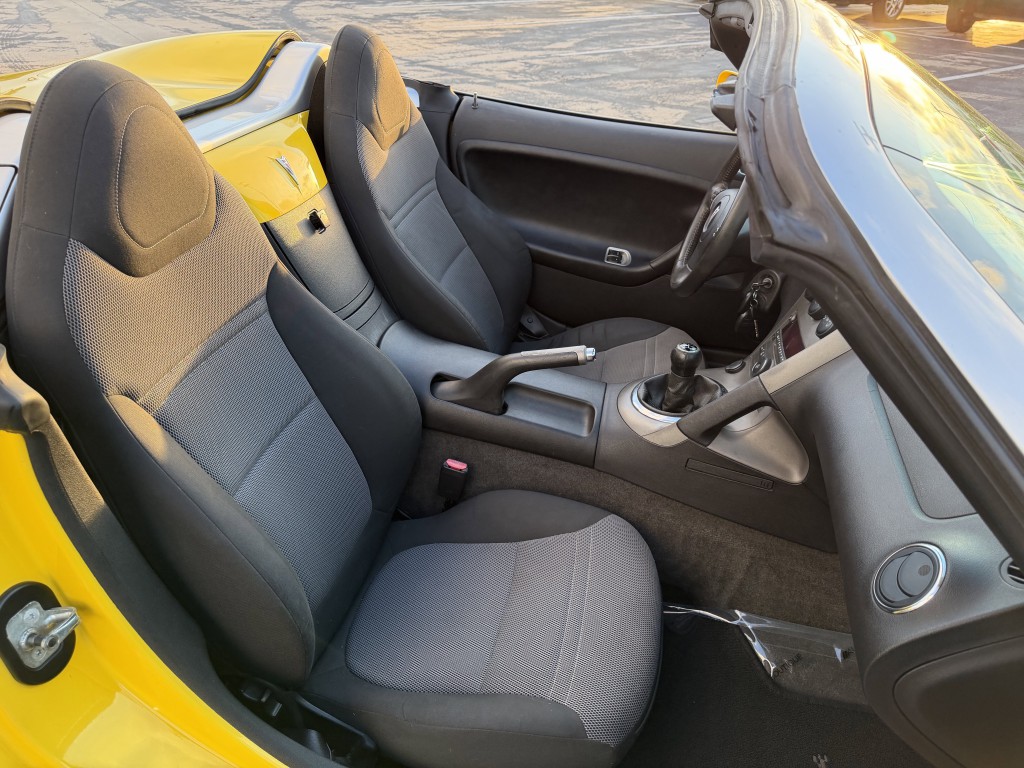 2007 Pontiac Solstice Image 25
