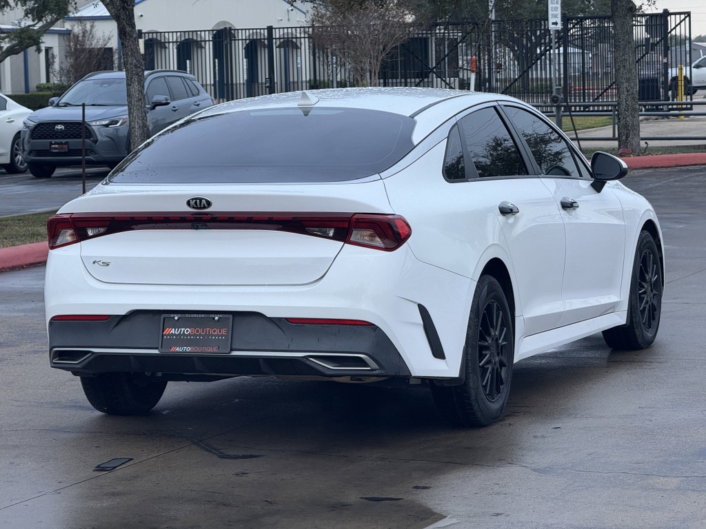 2021 Kia K5 Image 9