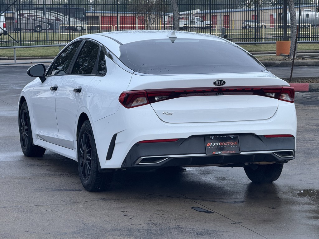 2021 Kia K5 Image 10