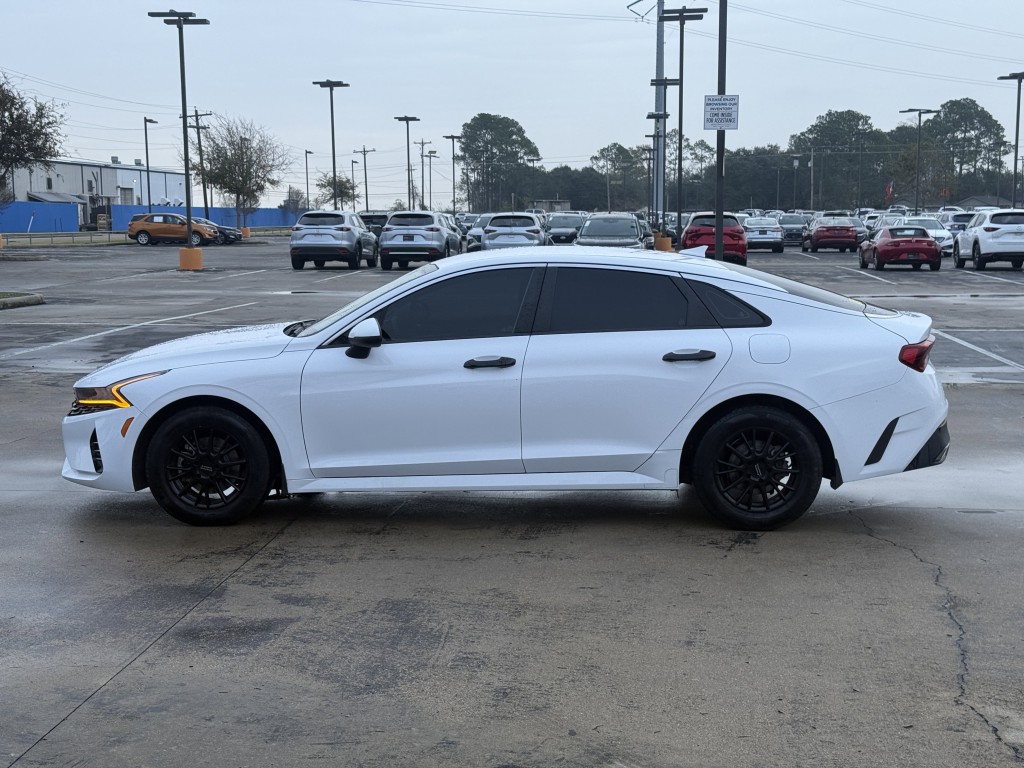 2021 Kia K5 Image 11
