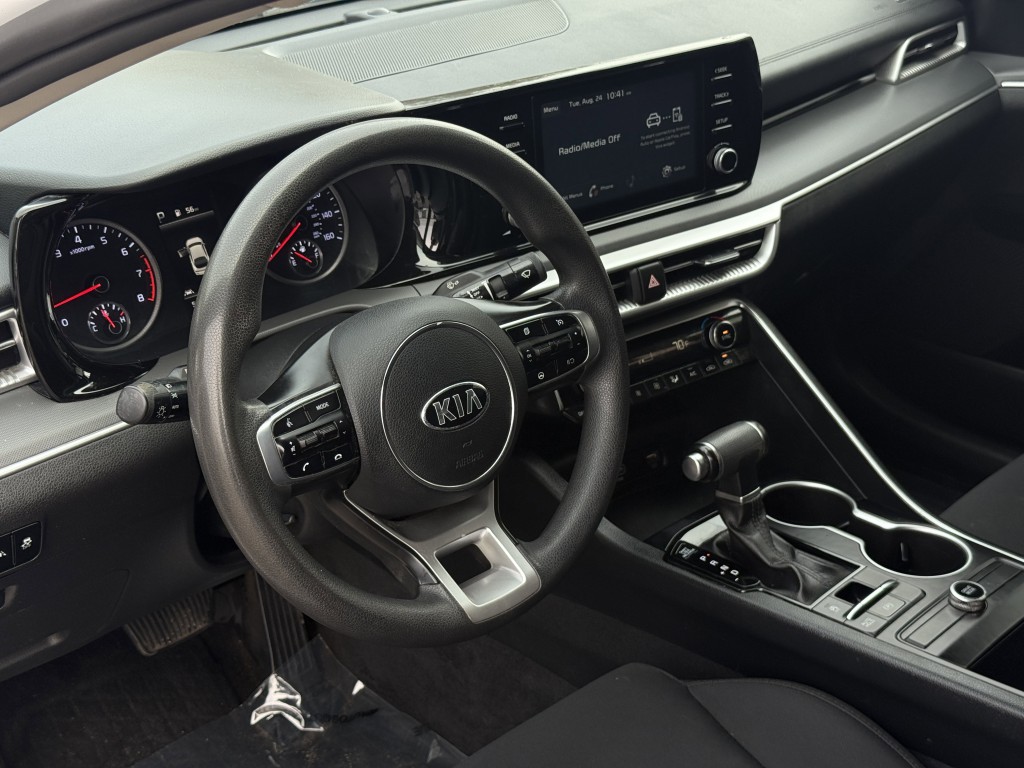 2021 Kia K5 Image 12
