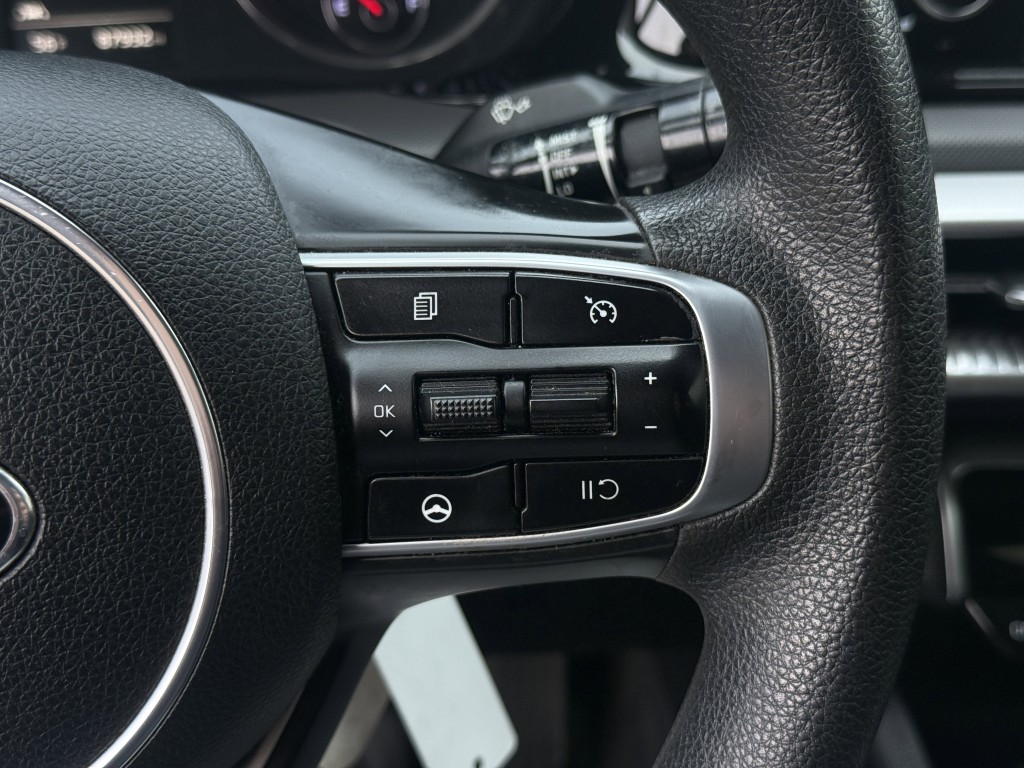 2021 Kia K5 Image 17