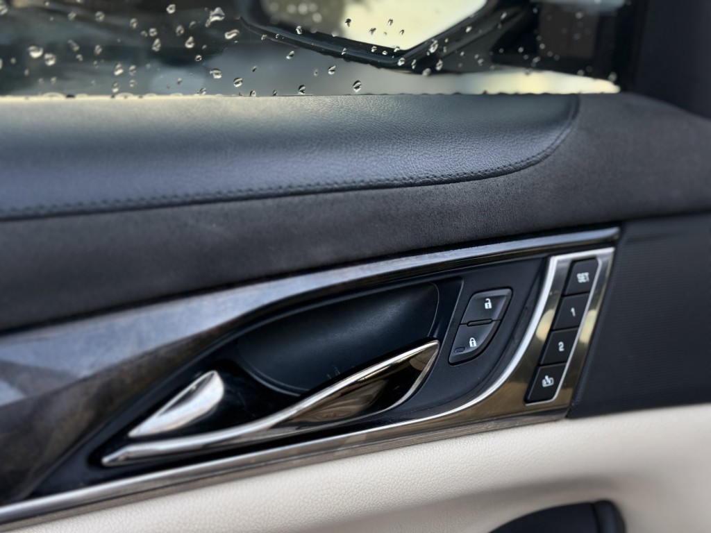 2018 Cadillac CTS Image 24