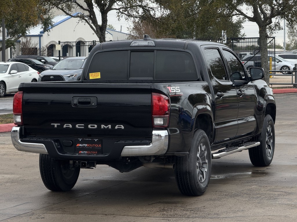 2020 Toyota Tacoma Image 9