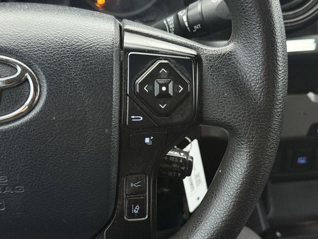 2020 Toyota Tacoma Image 17