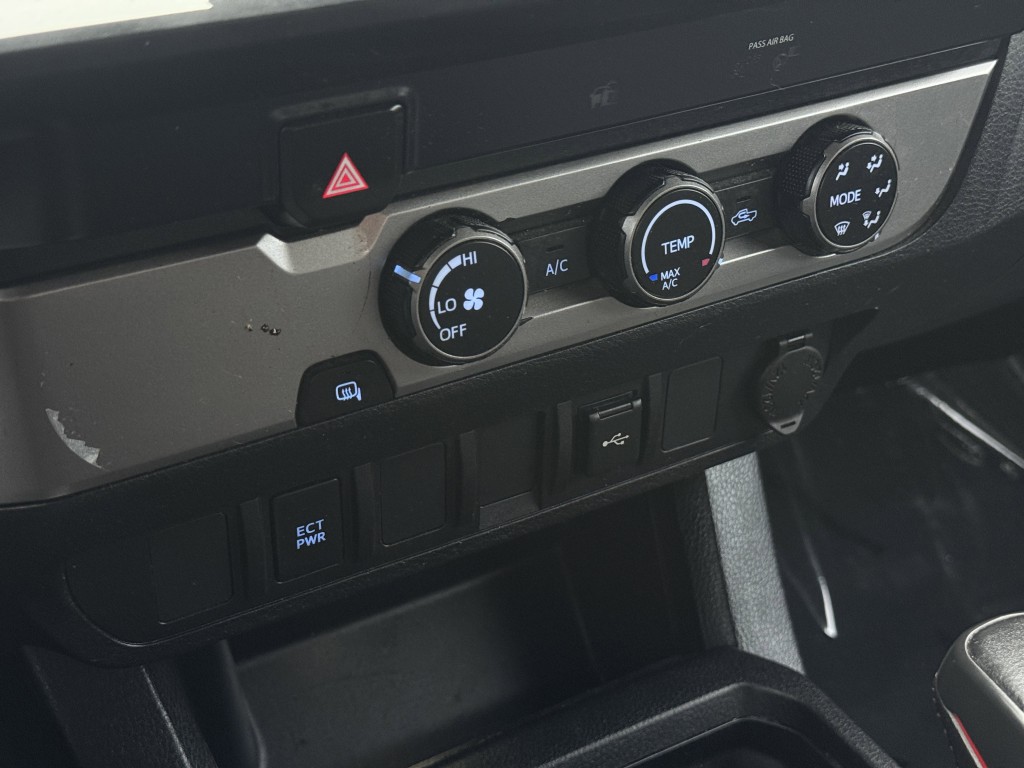 2020 Toyota Tacoma Image 20