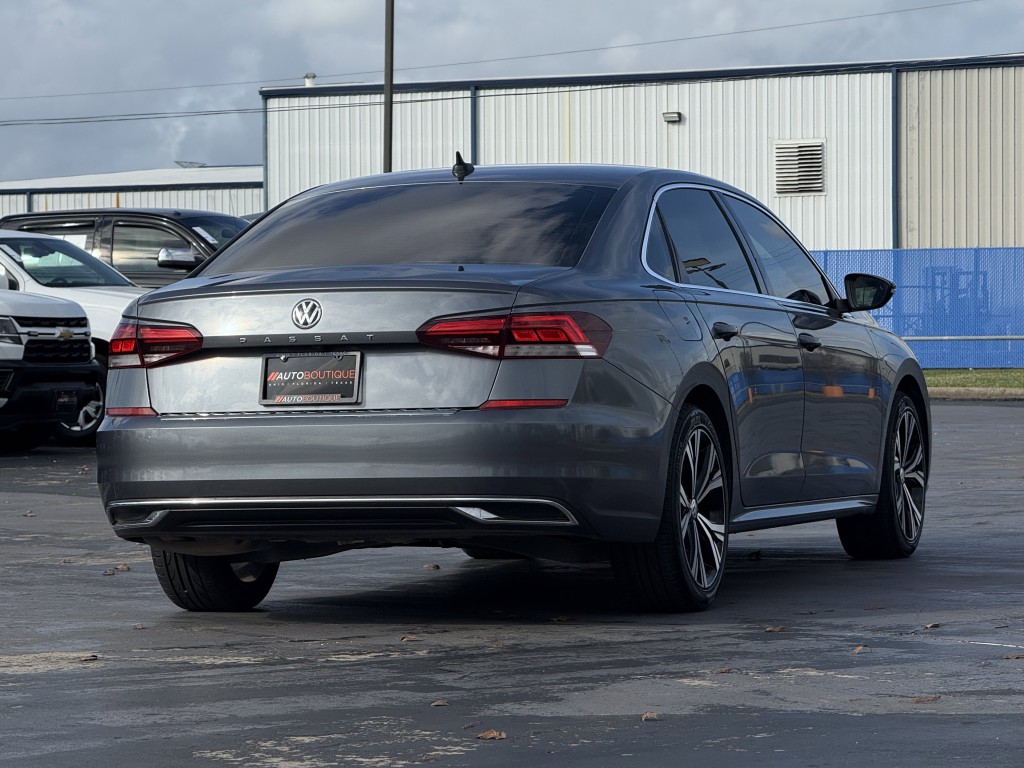 2022 Volkswagen Passat Image 9
