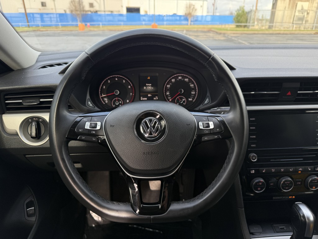 2022 Volkswagen Passat Image 16