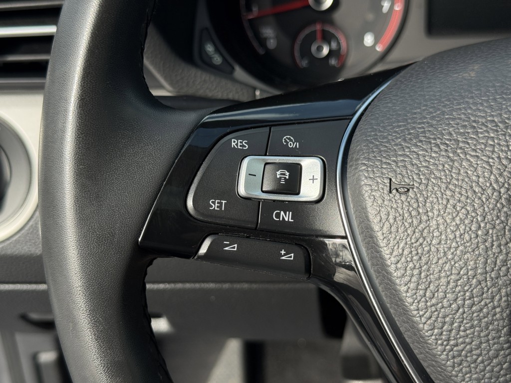 2022 Volkswagen Passat Image 17