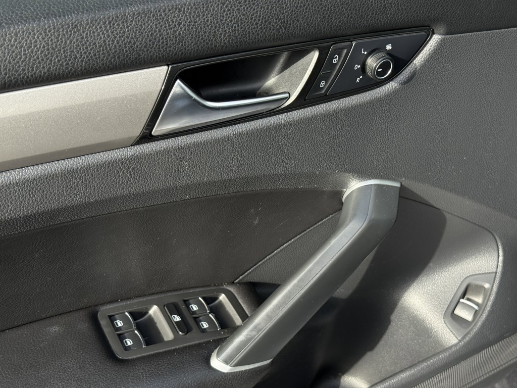 2022 Volkswagen Passat Image 23