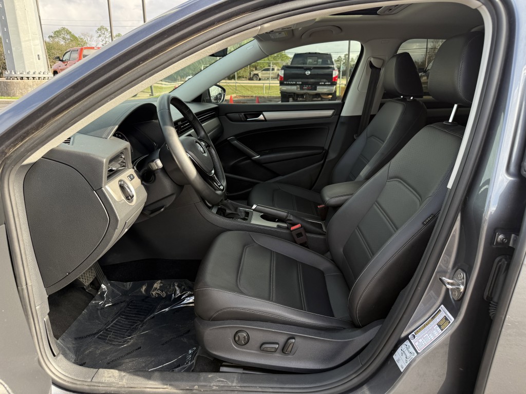 2022 Volkswagen Passat Image 25