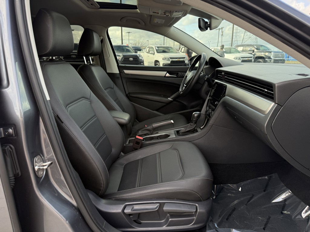 2022 Volkswagen Passat Image 27