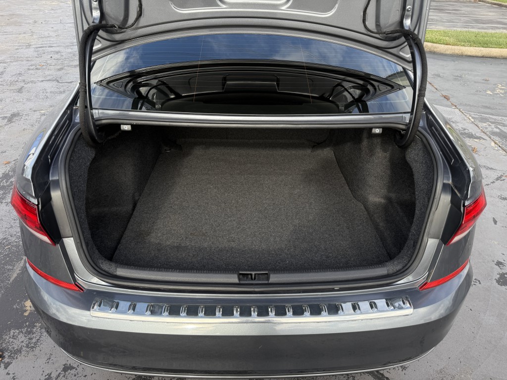 2022 Volkswagen Passat Image 33