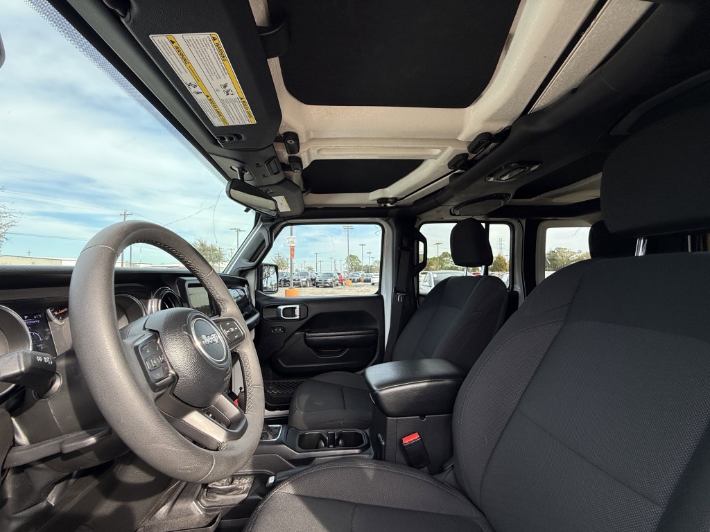 2023 Jeep Wrangler Image 30