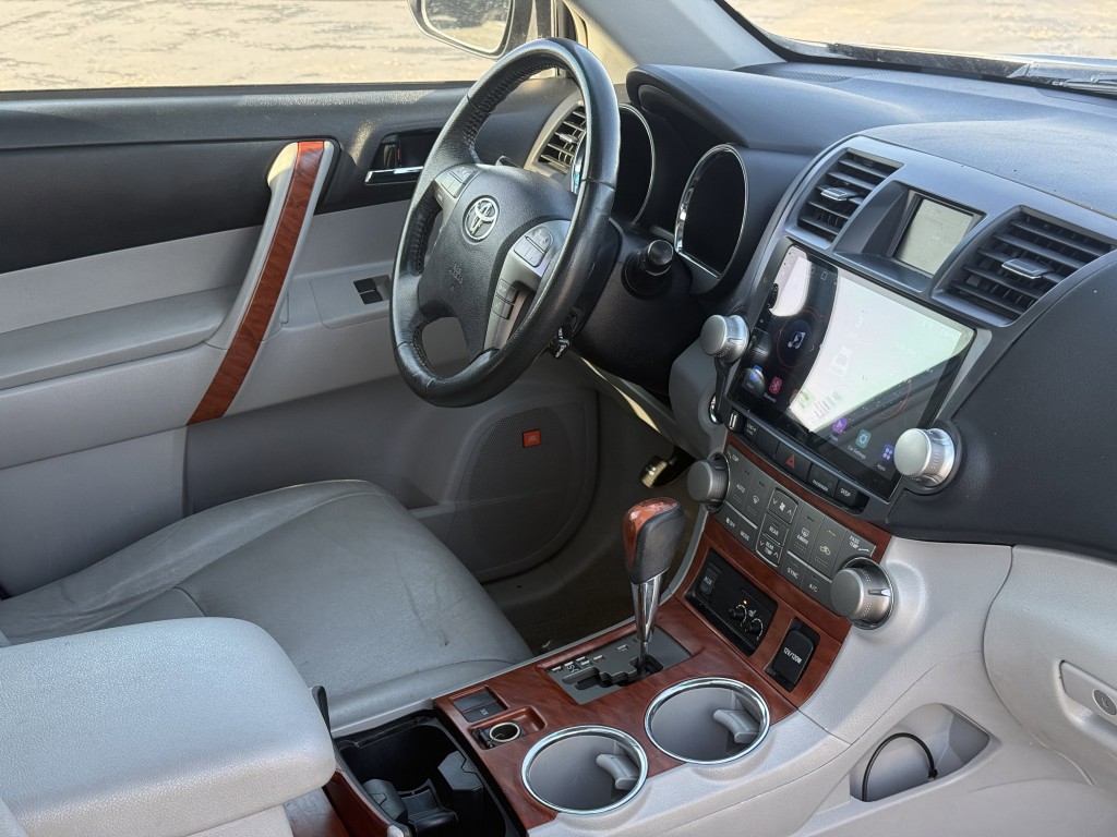 2010 Toyota Highlander Image 13