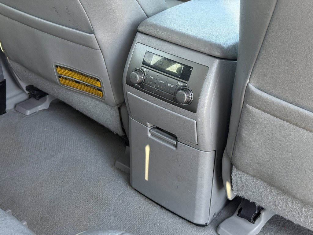 2010 Toyota Highlander Image 29