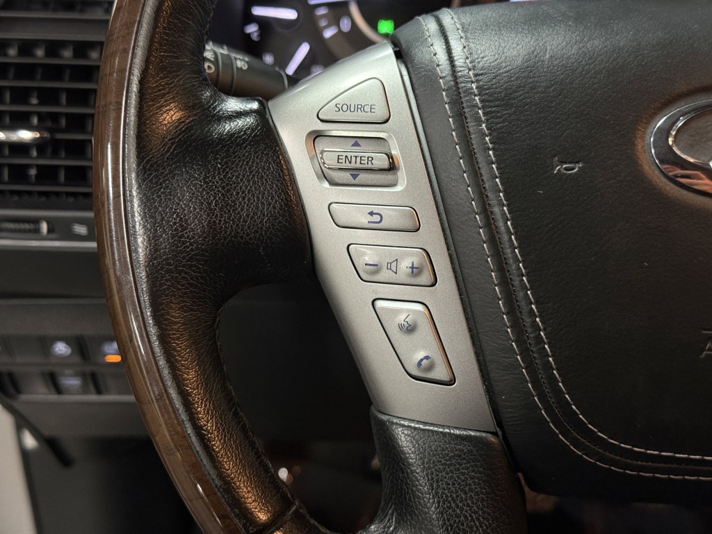 2018 INFINITI QX80 Image 16