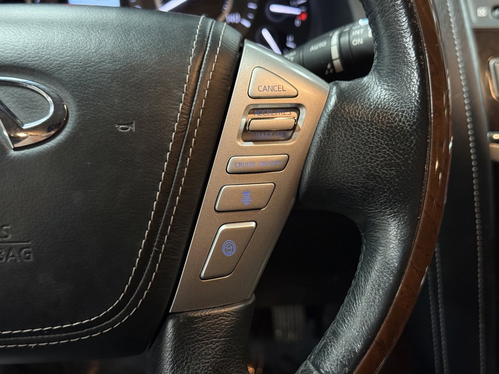 2018 INFINITI QX80 Image 17