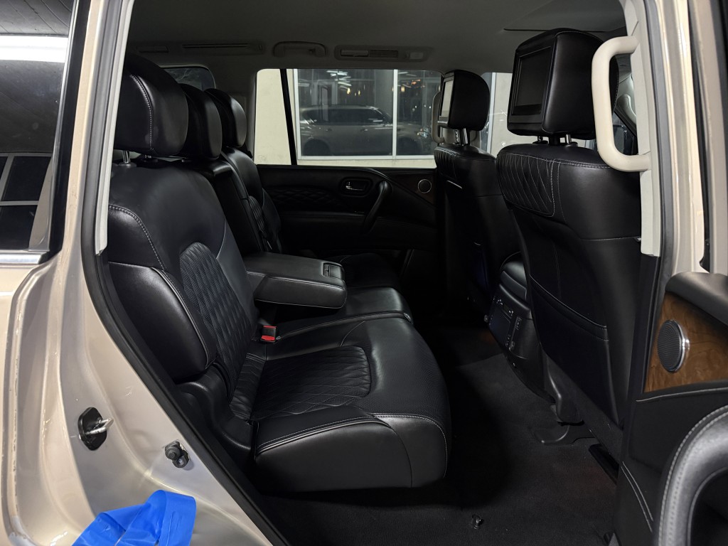 2018 INFINITI QX80 Image 31