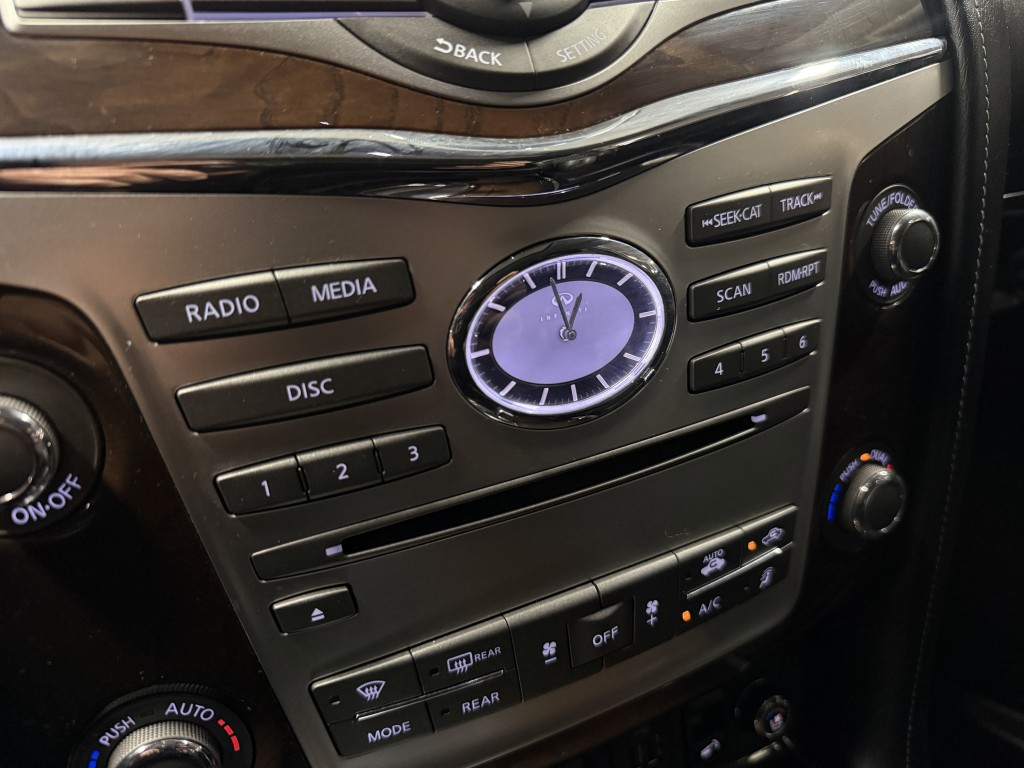 2018 INFINITI QX80 Image 36