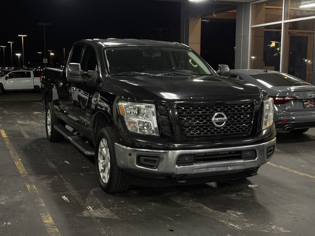 2019 Nissan Titan Image 3