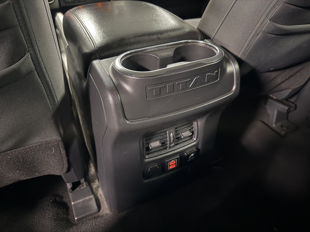 2019 Nissan Titan Image 30