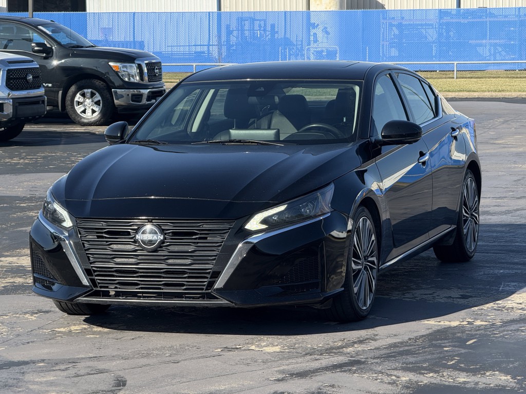 2023 Nissan Altima Image 5