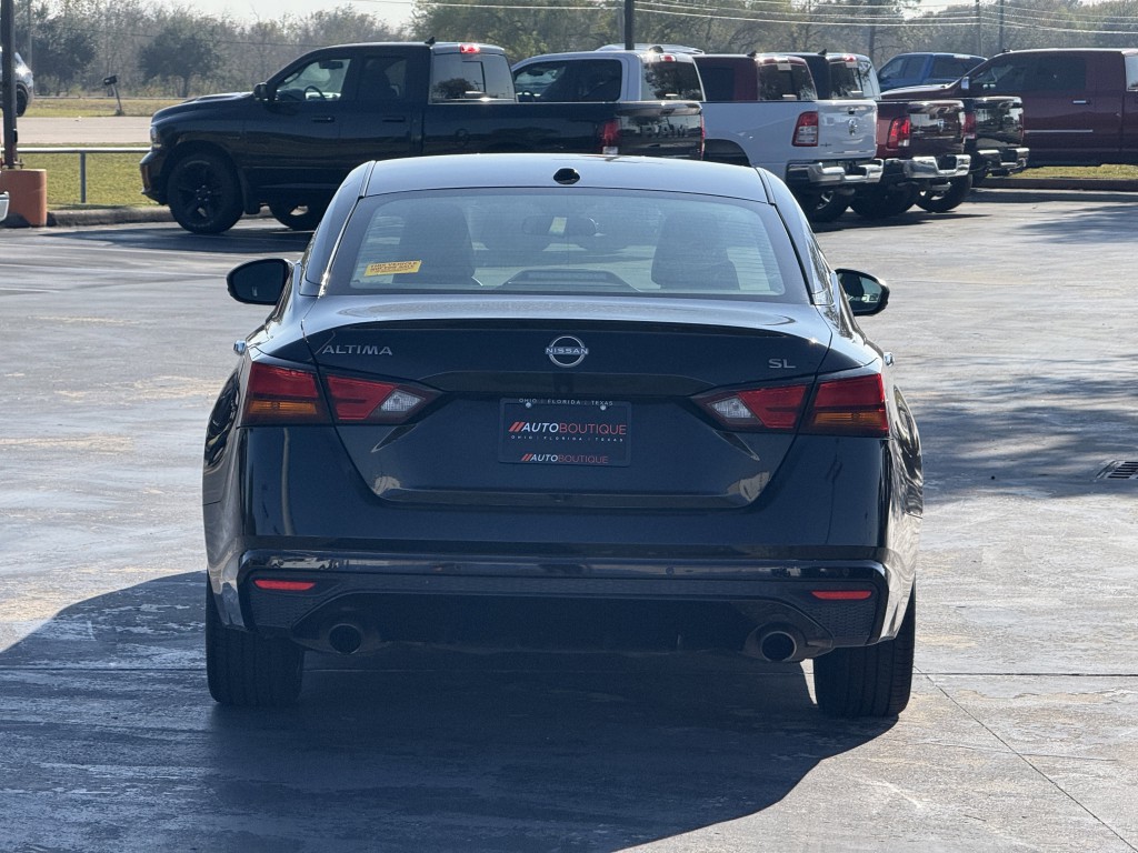 2023 Nissan Altima Image 8