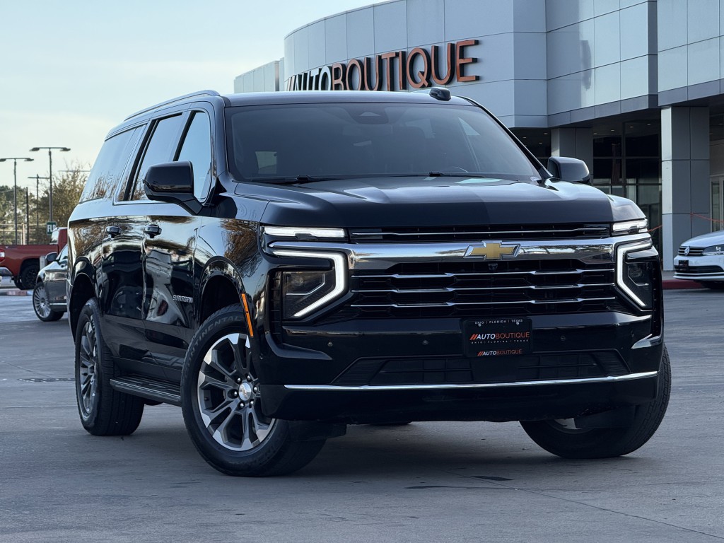 2025 Chevrolet Suburban Image 3