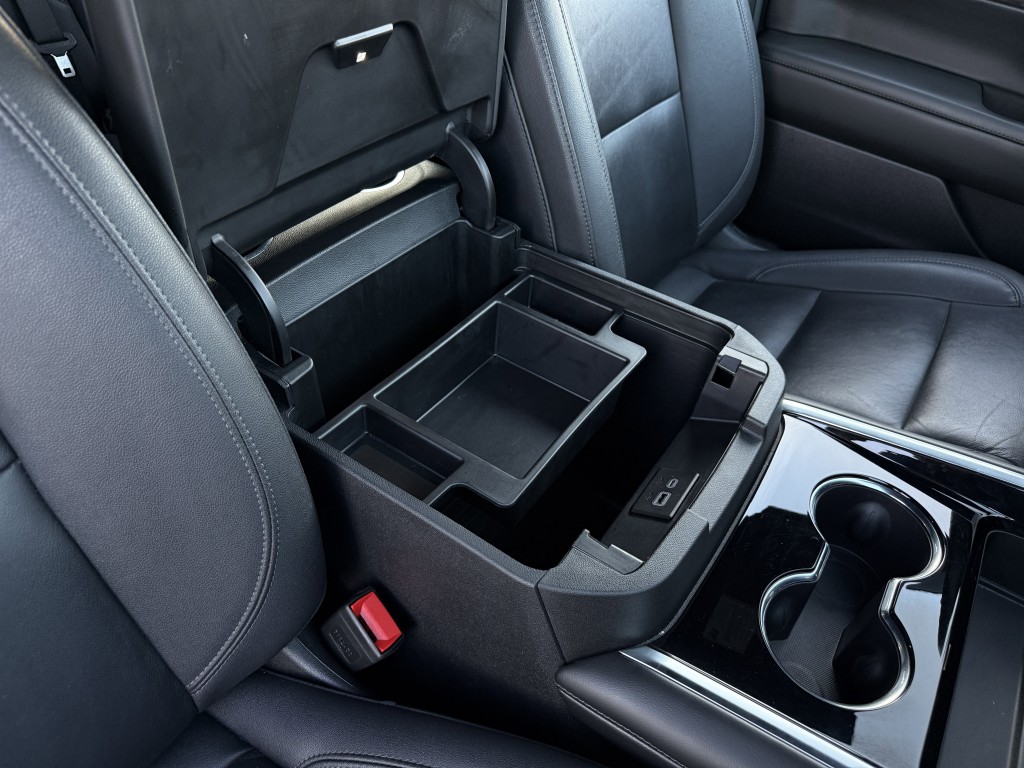 2025 Chevrolet Suburban Image 33